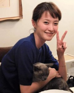 ​中丸紫苑病逝年仅 38 岁，奥特曼主演集体发“绊”字悼念