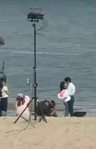​赵露思陈哲远偷偷藏不住海边吻戏路透太甜太上头了