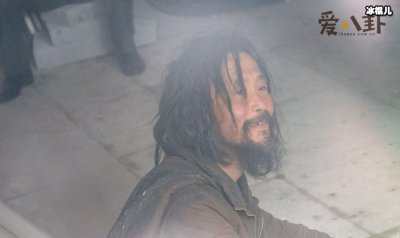 ​风度翩翩流浪汉沈巍还在流浪？走红后进军网红界？