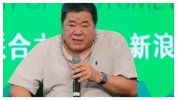 两小家伙没人敢惹,网友:只因有这个干爹