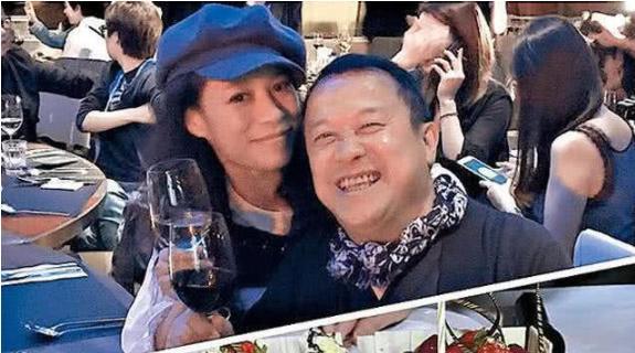 曾志伟再次陷入舆论漩涡,港媒曝其陪玩离世朋友妻长达4年!