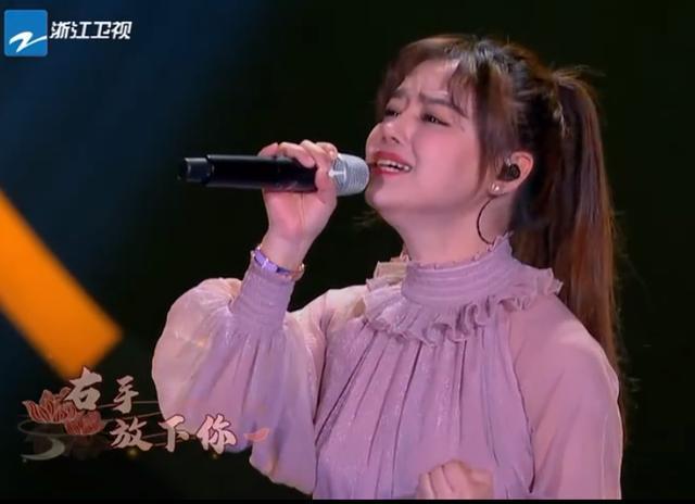 好声音她惨遭淘汰,如今《梦想的声音》强势回归,一曲惊艳全场