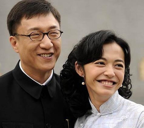 孙红雷晒照陪爸爸走过的路 发文想念爸爸,网友暖心回复让人泪目