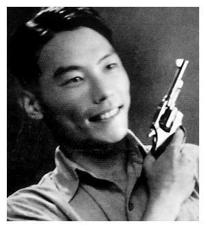 他曾杀害过红军一名军长五名师长,却受到延安保护,后成抗日名将