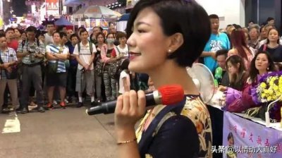​龙婷：星光大道冠军，与李谷一春晚同台演唱后，为何重回街头卖唱