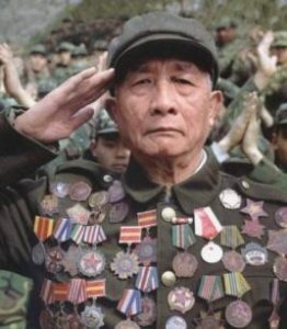​张国富：东北人的骄傲，持手雷闯敌营擒中将！前途光明为何退役？