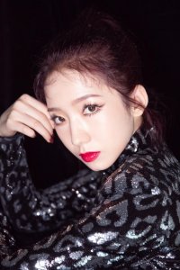 ​火箭少女11人原经纪公司：闻澜文化被收购，麦锐娱乐频传破产