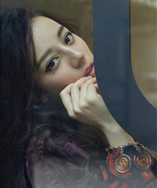女神迪丽热巴微博晒美照 娇俏可人 美出新高度