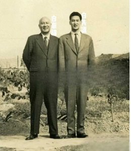 ​50年代，白先道和父亲白崇禧，一张罕见的合影，身世有点特殊