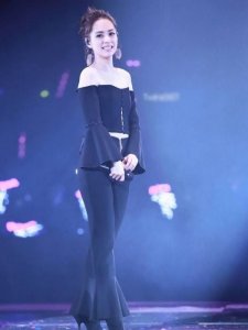 ​twins成都开唱，阿娇盛世美颜圈粉力十足