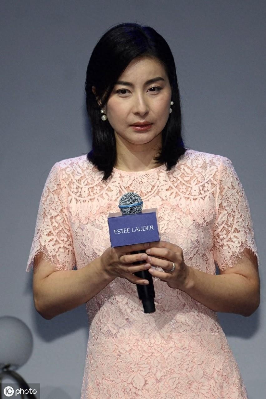 跳水女神——郭晶晶美照，笑起来依旧那么迷人