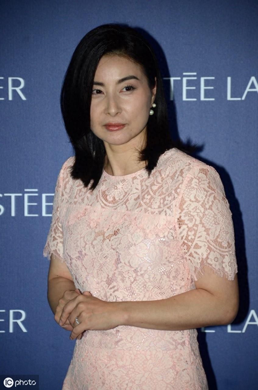 跳水女神——郭晶晶美照，笑起来依旧那么迷人