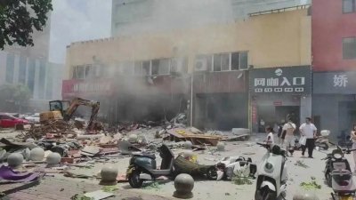 ​南阳胡辣汤店闪爆事件：施工不慎酿大祸，20人伤情各异