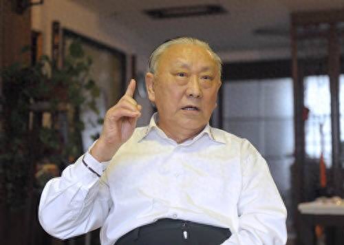 《康熙王朝》：细数十位经典荧屏男角，第八位已逝去多年