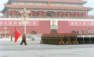 ​84年国庆阅兵：受阅部队经历战火洗礼杀气纵横，战略导弹首次亮相