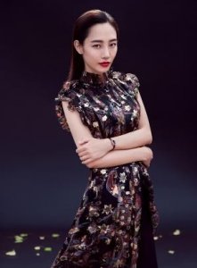 ​白百何霸道女总裁撞脸王珞丹 白百何王珞丹对比照