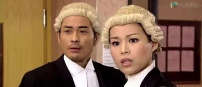 ​为什么香港法官要戴假发，为了怕坏人报复吗？律师偷偷告诉你实情