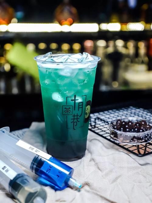 蓝柑糖浆是什么做成的