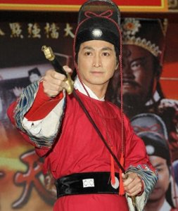 64岁何家劲承认结婚生女,漂亮女儿照片曝光,对太太身份保密