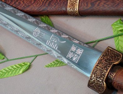 ​史上三大邪剑：第二把仇不报鸣不止，第一把剑出必伤人嗜血方入鞘