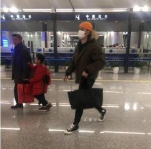 蒋劲夫删博换头像更改简介 疑从前女友家暴事件中走出