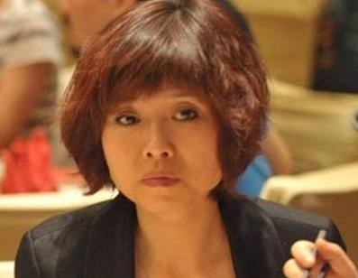刀郎老婆近照，为了丈夫低调26年，放弃事业成这般模样