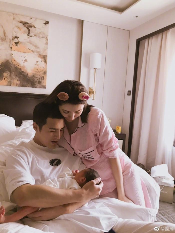 姜潮求婚麦迪娜全过程曝光,求婚成功甜蜜相拥亲吻画面超温馨