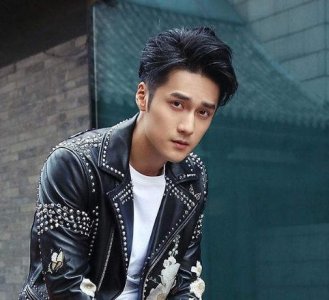 蒋劲夫近况被扒，板寸头露面且生活疑变拮据，和之前判若两人？