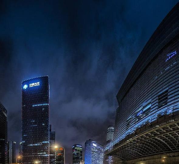 上海和香港到底哪个更胜一筹?专家说出实情:早已碾压!