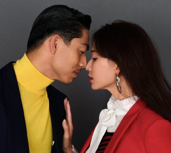 林志玲婚后判若两人!化身迷妹为黑泽良平应援,娇羞吃手满眼崇拜