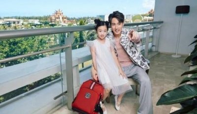 ​有一种“长大”叫吴尊的女儿，8岁亭亭玉立，还拥有逆天大长腿