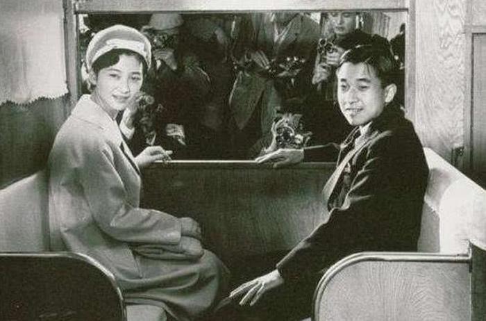 日本最漂亮的皇后美智子，曾拒绝天皇和三岛由纪夫的同时求婚