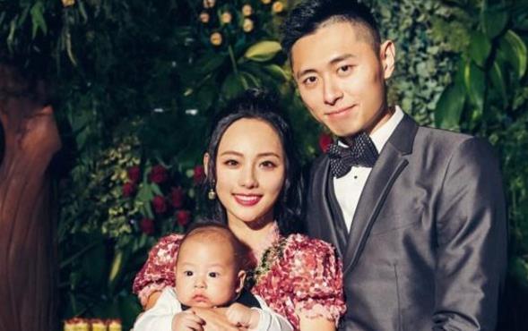 “最萌身高差”夫妻,张嘉倪和老公相差28cm,而他老婆比较高