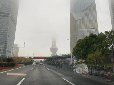 ​上海明天最高26℃上半夜开始起风降雨，周日最低14℃