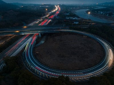 ​自驾返程高峰 浙江高速杭州方向最热门
