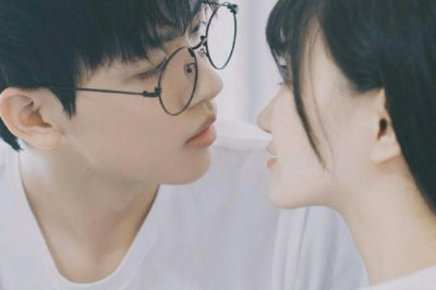 ​和女生聊天幽默话题，怎么和女生聊天找话题比较幽默