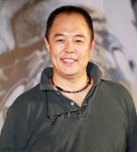 ​“风流皇帝”张铁林：9个女人3个孩子，他是如何渣完一个又一个？