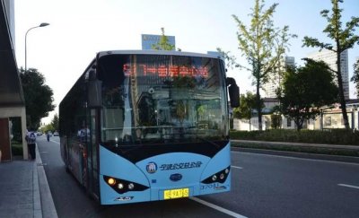 ​宁波市什么年纪可以领免费公交卡（宁波这几张免费公交卡开始年审）