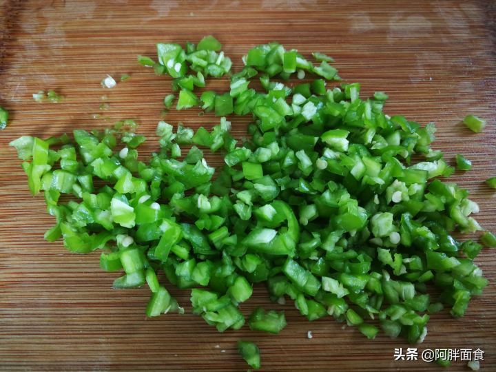 凉拌粉皮的做法家常菜(凉拌粉皮比做凉皮要简单)