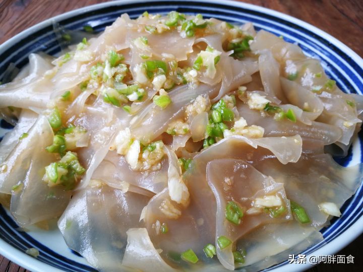 凉拌粉皮的做法家常菜(凉拌粉皮比做凉皮要简单)
