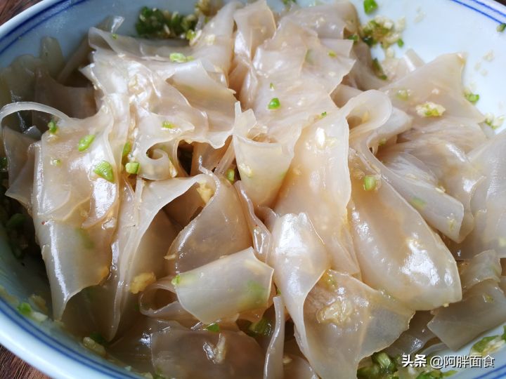 凉拌粉皮的做法家常菜(凉拌粉皮比做凉皮要简单)