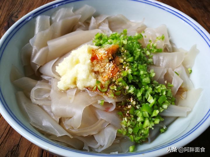 凉拌粉皮的做法家常菜(凉拌粉皮比做凉皮要简单)