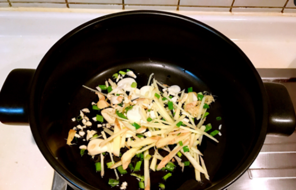 鸡爪煮了发黑还能吃,鸡爪煮完发黑能吃吗图7