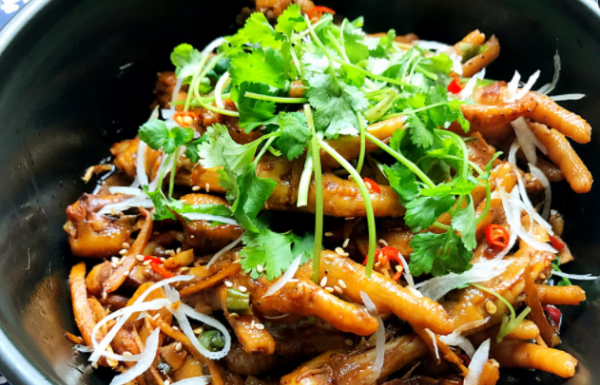 鸡爪煮了发黑还能吃,鸡爪煮完发黑能吃吗图11