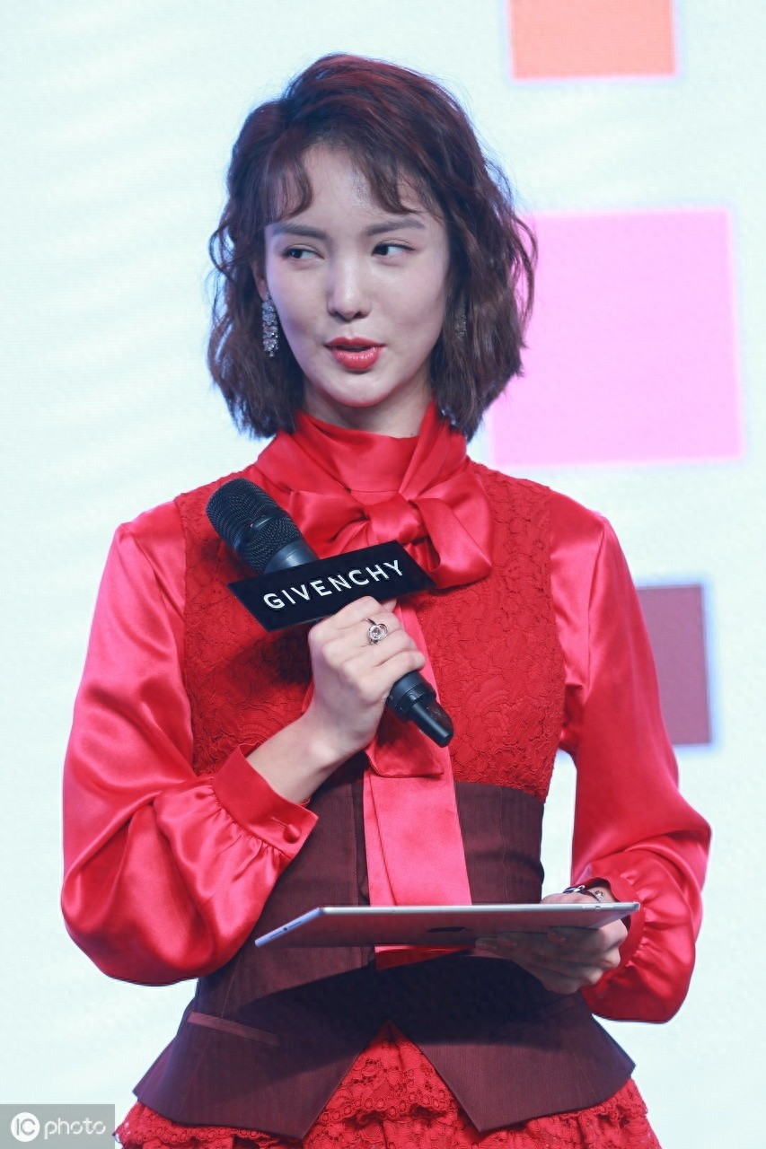 她有实力却一直不温不火,片约不少还是《舞动奇迹》冠军