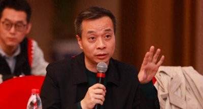 ​康震，中国诗词大会嘉宾，争议中的文化传承者