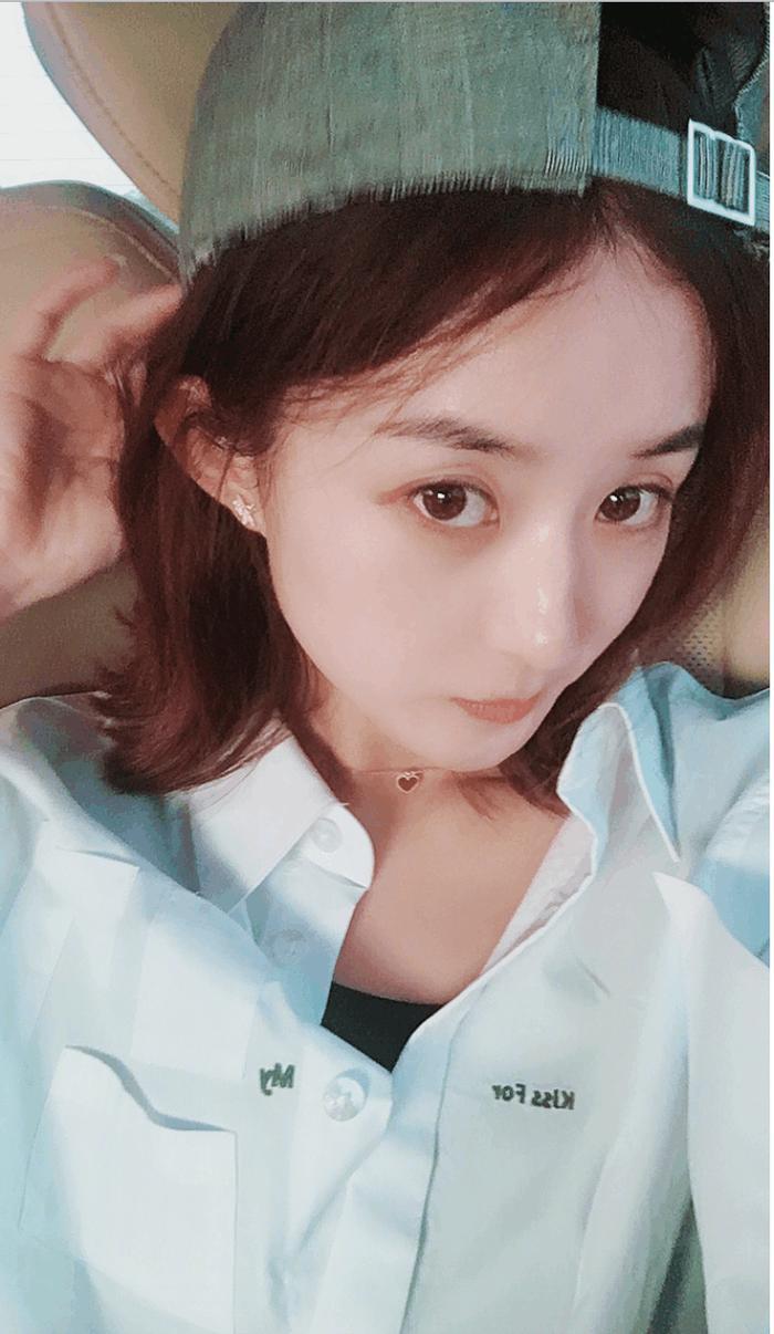 谢娜被粉丝叫成赵丽颖回复:我是我,我二弟是我二弟,我们不一样