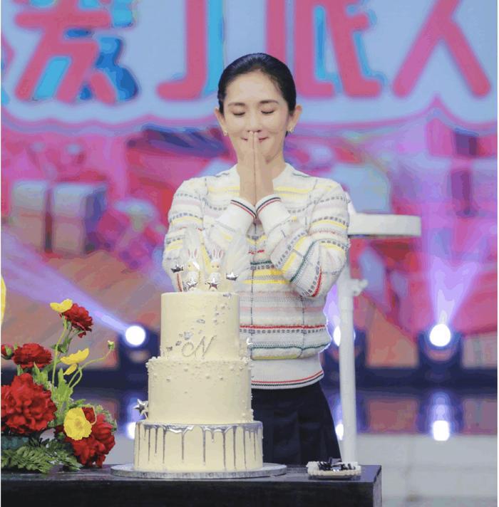 谢娜被粉丝叫成赵丽颖回复:我是我,我二弟是我二弟,我们不一样