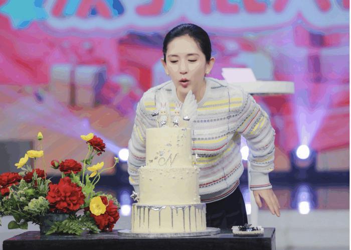 谢娜被粉丝叫成赵丽颖回复:我是我,我二弟是我二弟,我们不一样