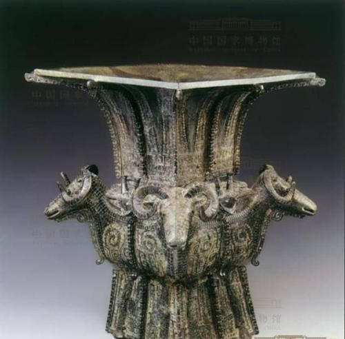 四羊方尊是哪个朝代的文物:四羊方尊是哪个朝代的